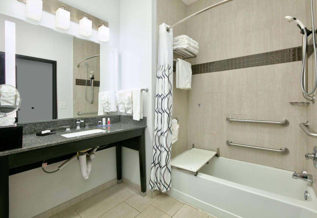 La Quinta Inn & Suites By Wyndham Lubbock Southwest Zewnętrze zdjęcie