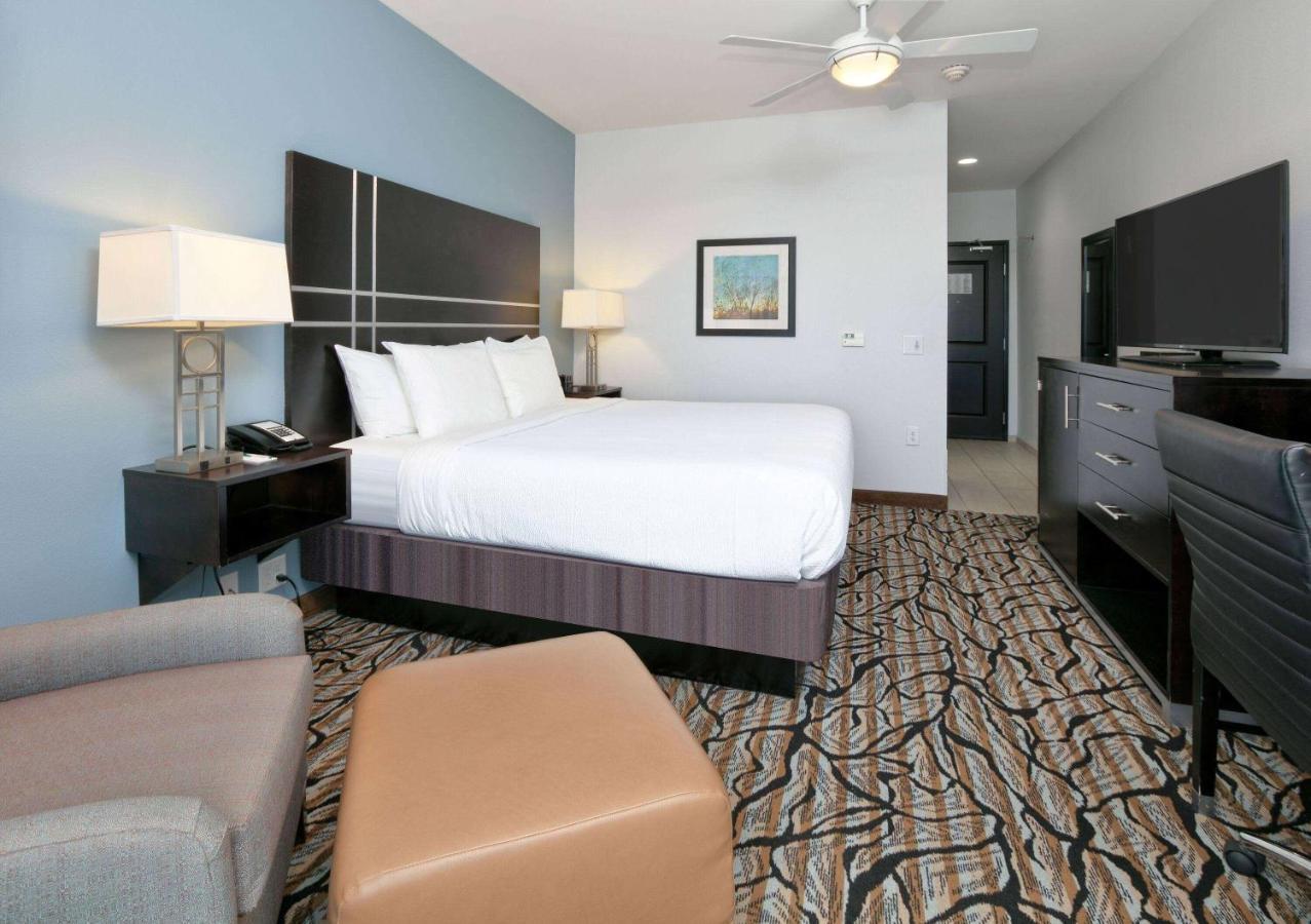 La Quinta Inn & Suites By Wyndham Lubbock Southwest Zewnętrze zdjęcie
